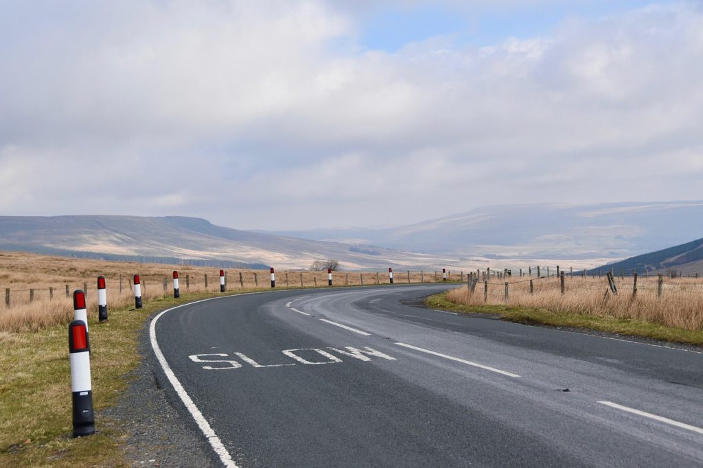 Slow living: vivere meglio imparando a rallentare yorkshire, english countryside, england, hills, fields, rural, slow down, slow down, slow down, slow down, slow down, slow down